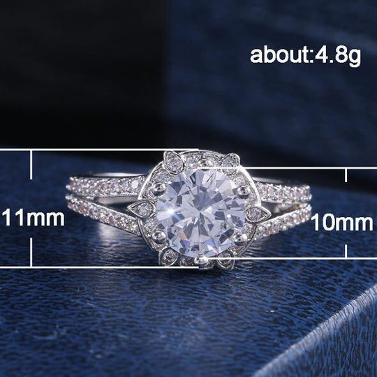 Vintage simple ladies zircon ring